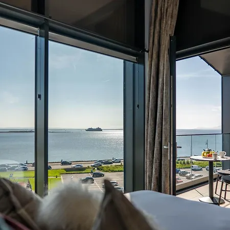 Apartment Shoreline