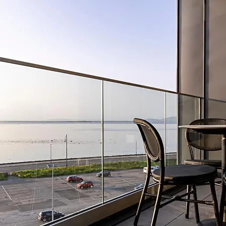 Apartment Shoreline